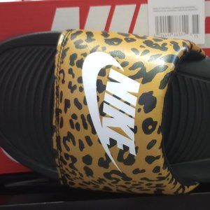 SOLD !! Womens Nike Victori One Slides